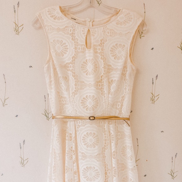 London Times Dresses & Skirts - London Times, lace dress, cream coloured, sleeveless size 4.